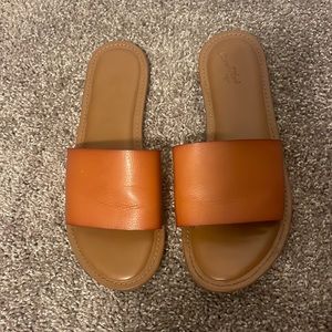 Women’s sandals